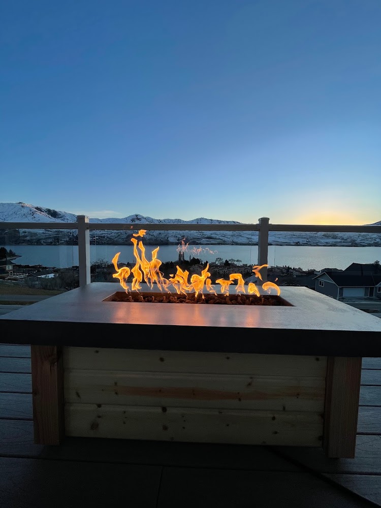 Linderman Builds: Custom Fire Features & Fireplaces in Chelan - FireplaceServiceFinder